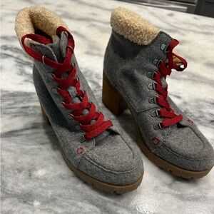 Korks Eavie Gray and Red Ankle Boots women’s size 8